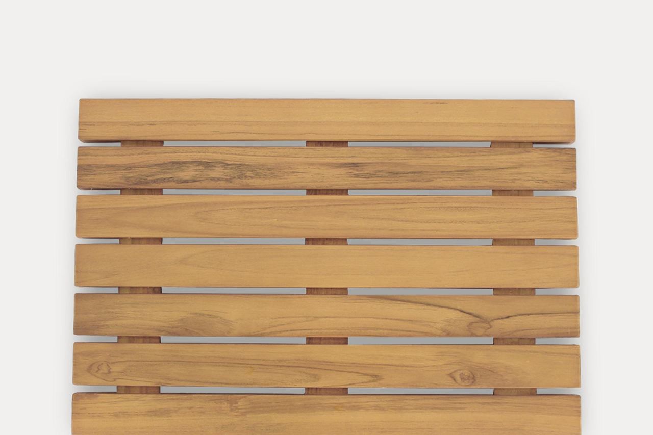 Oliver Teak Mat, in detail