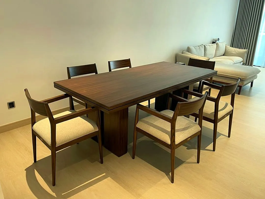 Dining Room: Caruso Dining Table with Lizzy Chair, Installation 02